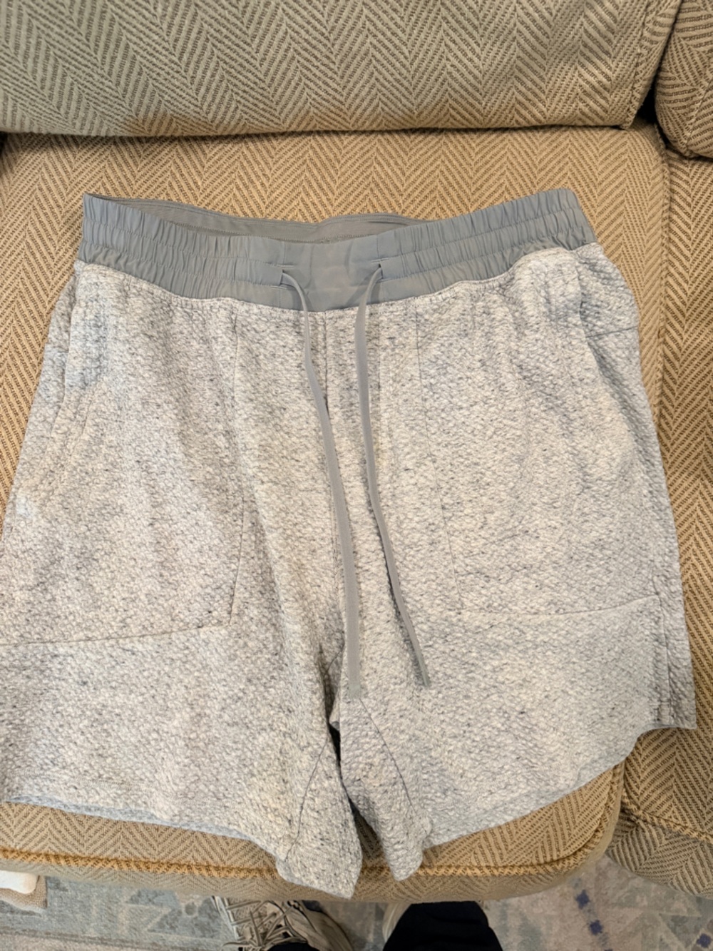 Men’s Lululemon Cozy Light Gray Textured Shorts with Drawstring